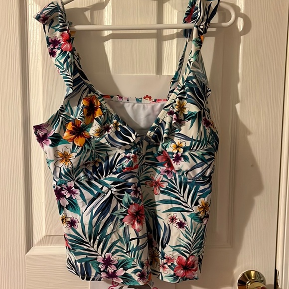 Time and Tru Other - Time and tru floral swim top (6)